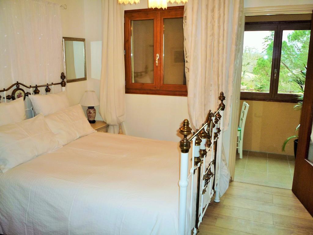 Bed and Breakfast Chez Edèll Monpazier Habitación foto